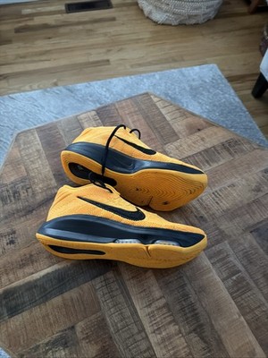 Men s Nike Zoom Freak 5 Gold  Men s Giannis Size 8.5 