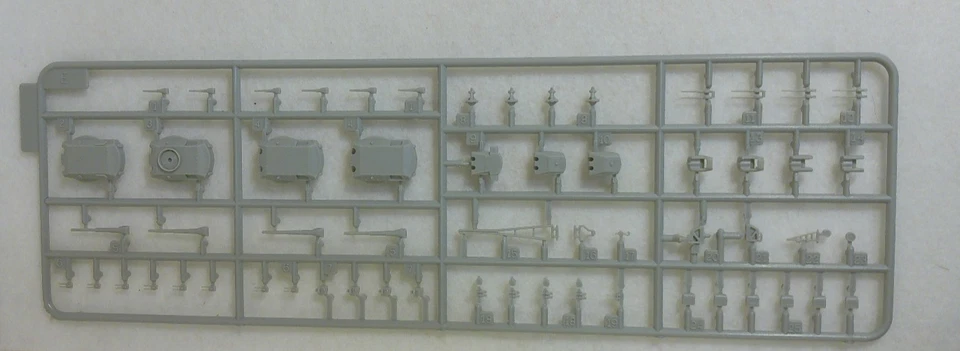 Trumpeter 05711 German Battleship Bismarck 1941 1/700 MISSING PARTS TREE "E" - Image 3 of 4