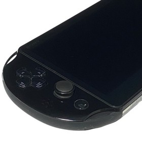 PS Vita PCH-2000 black Includes battery charger and 8GB Memory Card With Box