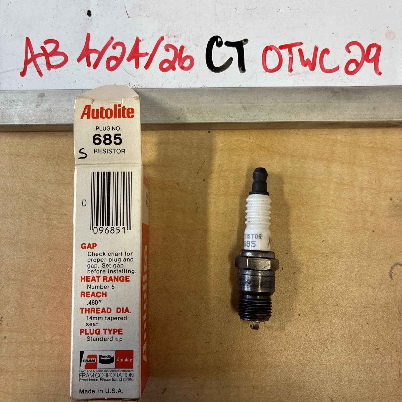 Autolite 685 Copper Resistor Spark Plug 2 5/8- Heat Range 4 See Description