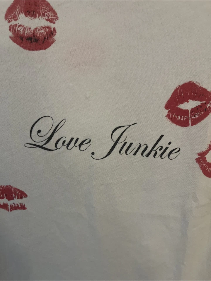 NWT WILDFOX SMALL WHITE W/Red Lips LOVE JUNKIE 100% Cotton Tshirt - Image 2 of 4