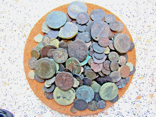 Lot von 225 römischen Münzen vom Sesterz zum Follis. Konvolut
