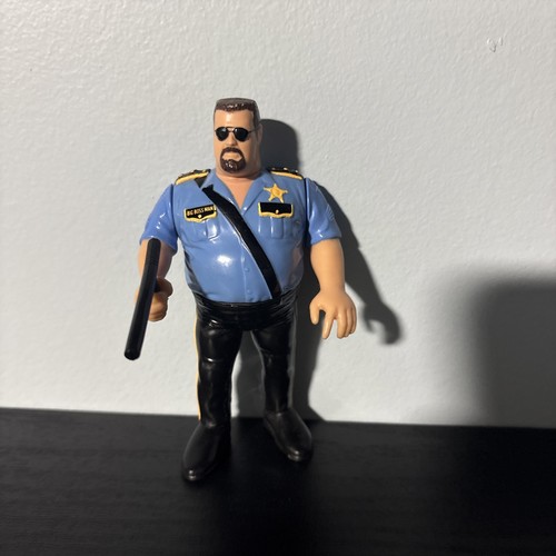 HASBRO WWF BIG BOSS MAN W/NIGHTSTICK WRESTLING ACT...