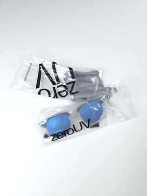 NWT ZeroUV Retro Blue Black Oval Lens Sunglasses Microfiber Pouch