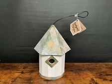 New Backyard Glory hanging bird house Quality Construction very well made