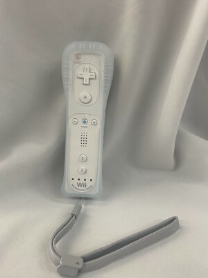 Nintendo Wii/Wii U Remote Plus Controller (Japanese Version) White  4902370518412|