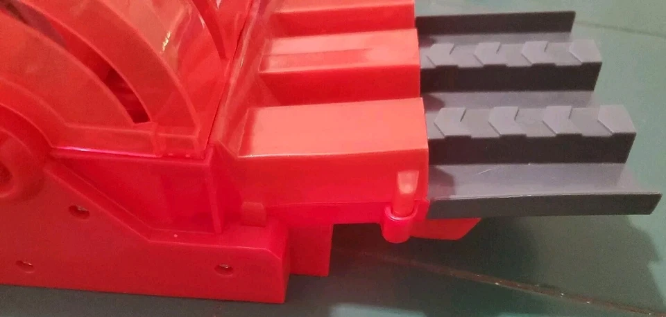 Disney Pixar Cars - Micro Drifters World Grand Prix Multi-Car Launcher 2013 3 Ca - Image 4 of 4