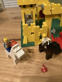 LEGO Castle 375 / 6075 Vintage 1980s Nearly Complete Plus Few Minifigures