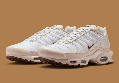 Nike TN Air Max Plus SE Womens Size US 10 Light Orewood Brown Casual Shoes New 