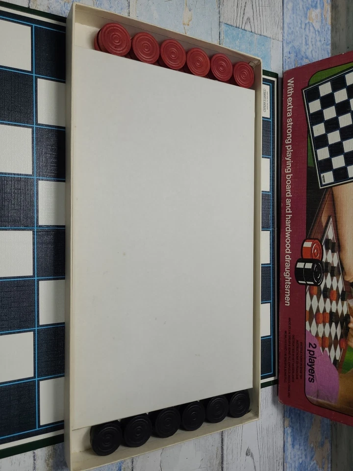 1983 SPEAR'S GAMES DRAUGHTS BOARD GAME 100% COMPLETE - Image 2 of 4