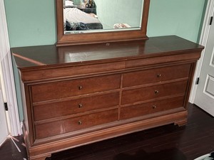Thomasville Impressions - Full bedroom set, dresser, chest, night table.