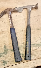 Klauenhammer und ein Lamellenhammer