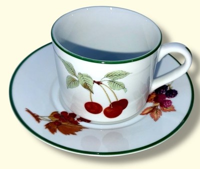 Royal Worcester Evesham Vale grüner Rand 4 Tassen & Untertassen perfekt außergewöhnlich