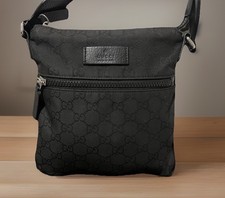 Gucci Messenger Bag 100% Authentic 449183 comes with Dustbag Great condition 