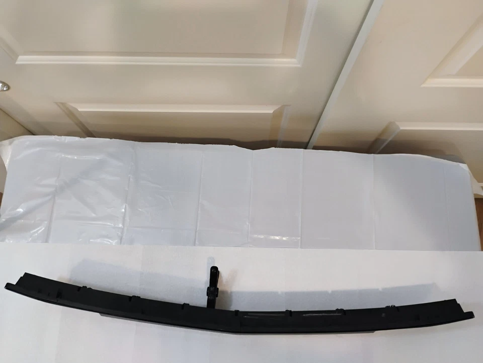 Ford Mustang 2016 2017 parachoques delantero parrilla inferior parrilla Gr3Z-17K945-BA Foto 3 de 4