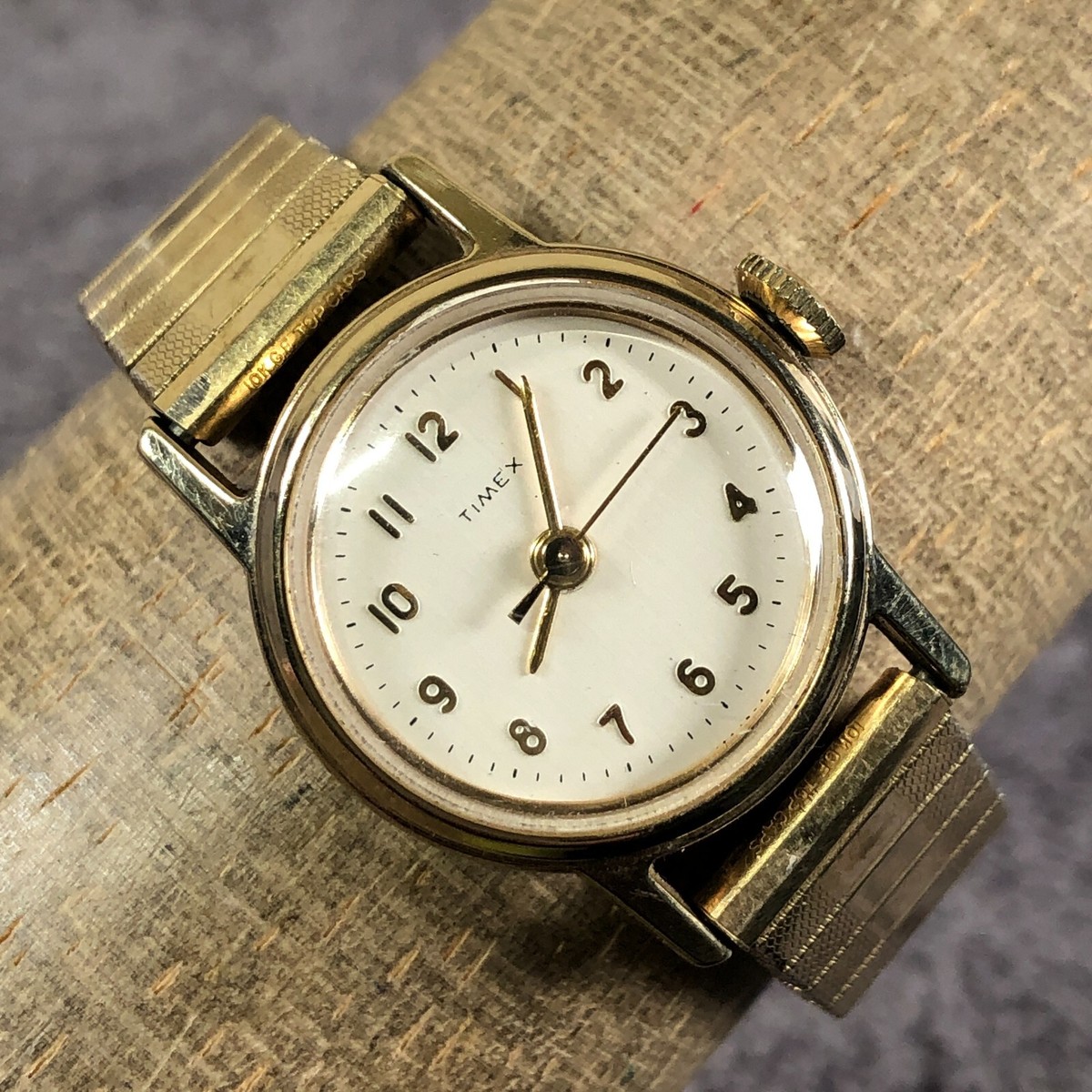 VTG Timex Women\'s Watch 24MM‎ Black Dial Bands Manual TESTED KEEPING TIME VTG Timex Watch Womens 24mm Round Date Two Tone Quartz New  main image 3