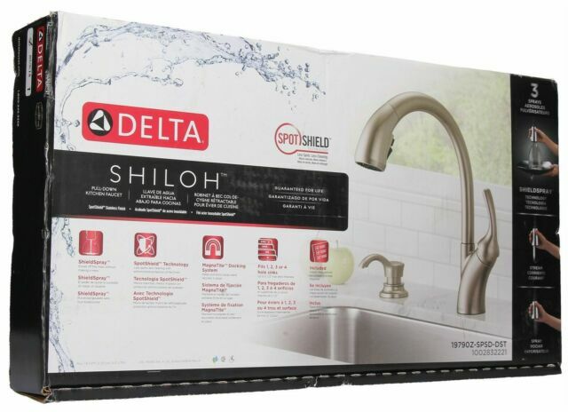 Delta Shiloh Single Handle Spray Kitchen Faucet with SpotShield NIB