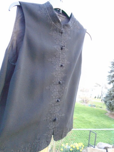 Ladies NY & CO Black Sz Large 12-14 Polyester Lined Embroidered Vest~Preloved - Picture 6 of 6
