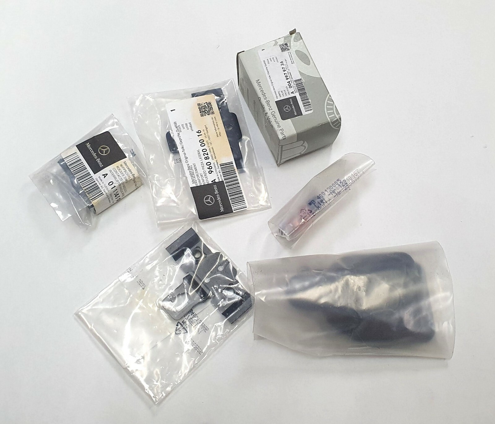 GENUINE MERCEDES BENZ ACTROS TRACK SET OF HORNS B66949640 NEW | eBay 