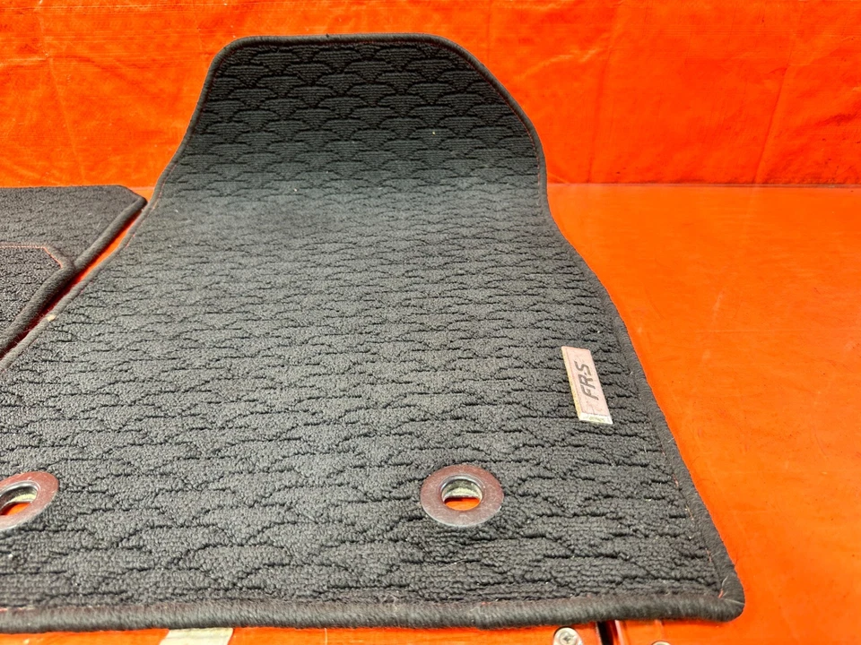 13-16 SCION FRS - JUEGO ALFOMBRILLAS - COLOR NEGRO - IZQUIERDA DERECHA DELANTERA TRASERA - OEM 293 Foto 2 de 4