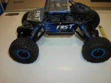 4WD RC Truck Off-Road Vehicle Remote Control Car 2 Batteries &Remote Controller