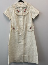 Vintage Cream Floral Embroidered Button-Up House Coat Gown 42 Label MEDIUM