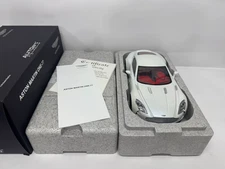AUTOart 1/18 Scale ASTON MARTIN ONE-77 White Diecast Model Car