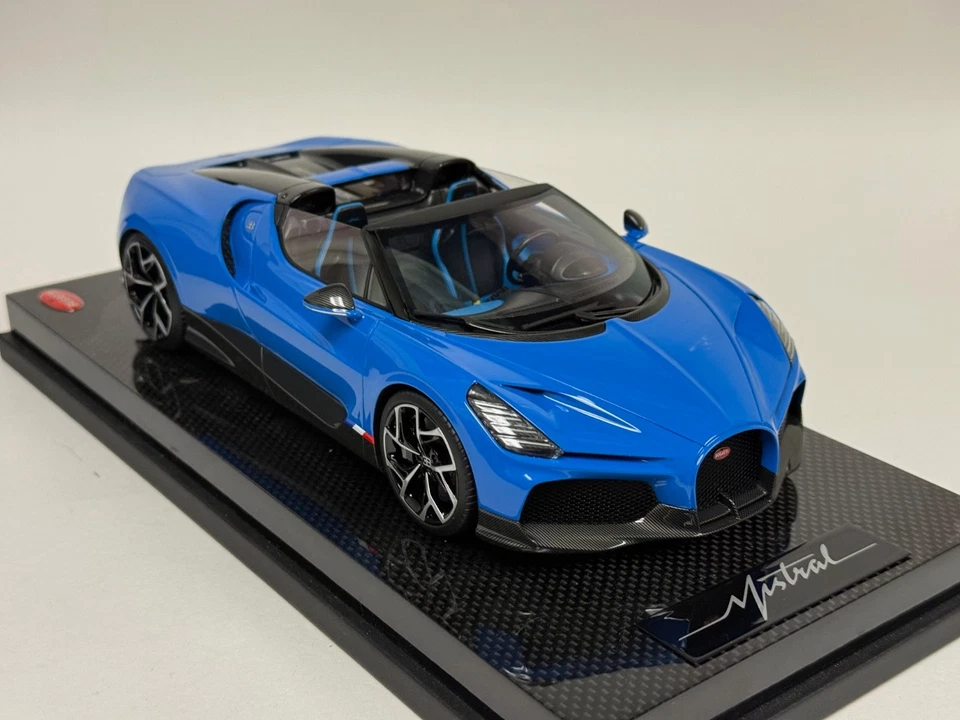 1/18 MR Collection Bugatti W16 Mistral in Blue on  Carbon Fiber base BUG015C - Image 4 of 4