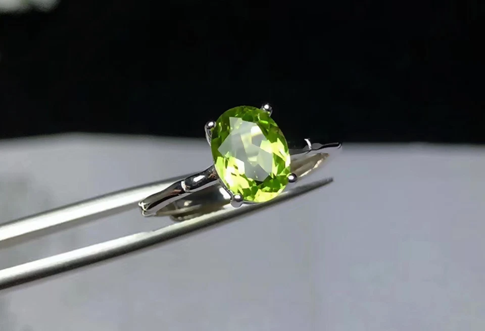 Natural Eye Clean Pale Green Peridot Sterling Silver 925 Handmade Solitaire Ring - Image 3 of 3