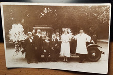 Männer & Frauen Hut Kopftuch & Junge vor Auto Oldtimer / Foto Hugo Koller Wien