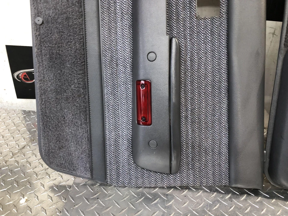 Toyota 4Runner 1990-1995 4 corredores paneles de puerta izquierda derecha tarjetas gris limpio. Foto 2 de 4