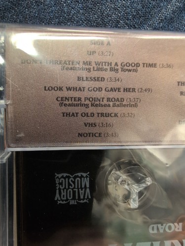 Thomas Rhett - Center Point Road (Cassette, New, Sealed, 2019 RARE Music Album - Picture 3 of 6