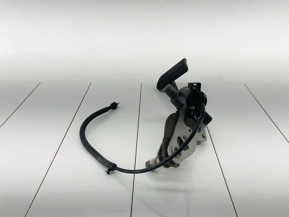 04-06 GMC YUKON XL 1500 6.0L V8 EMERGENCY FOOT BRAKE PEDAL OEM - Image 4 of 4