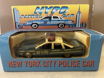 Vintage 2000 NYPD 1:43 Scale Squad Car