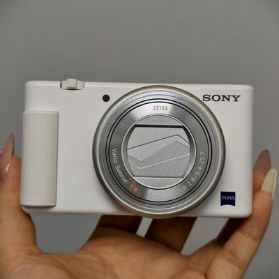 Sony ZV-1 Compact Digital Camera 20.1MP 4k Bundle English Language-95%new