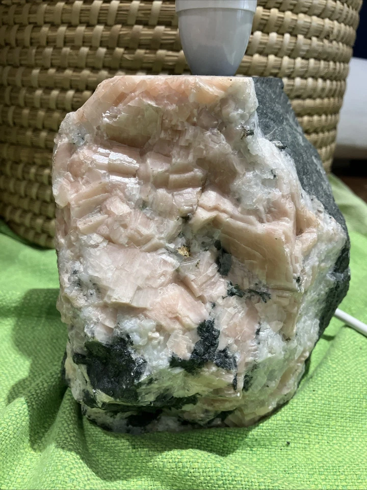 " Handmade Rose Quartz Stone Table Lamp Base - Image 2 of 4