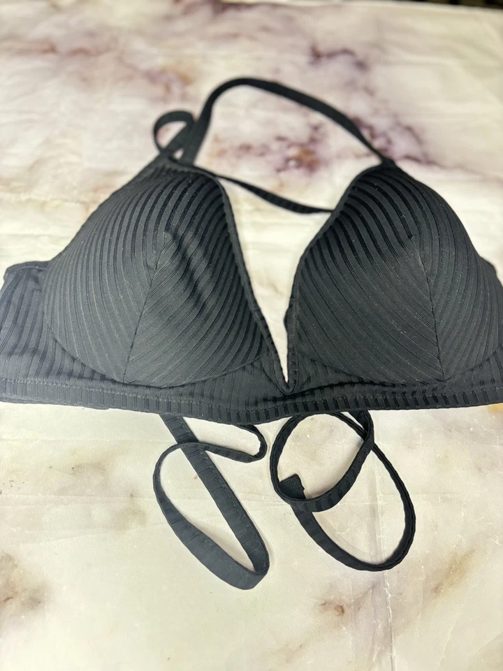 Top de bikini bandeau fruncido acanalado negro talla 38D Shade & Shore para mujer Foto 3 de 4