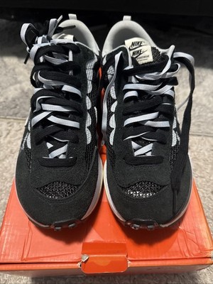Size 10 - sacai x Nike VaporWaffle Black White