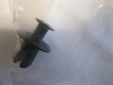 GM OEM 94535928 Fender Liner Splash Shield Retainer 