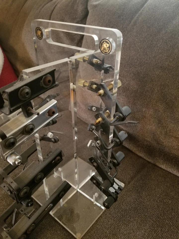 Expositor mostrador distribuidor Bear Archery. Trophy Ridge. 20 restos. Derecha y derecha. Foto 3 de 4