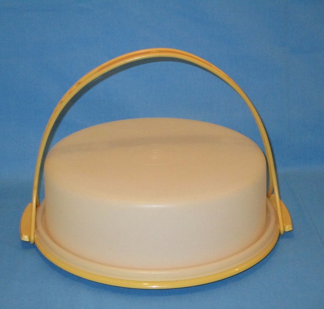 Vintage Tupperware Cake Pie Carrier Taker Yellow Gold Round Handle Used