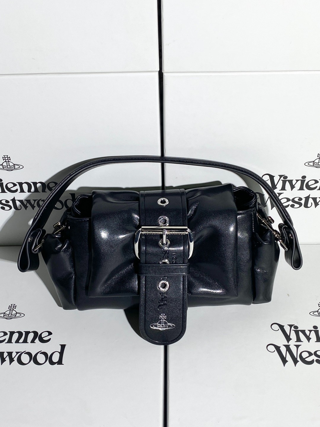 Borsa a mano Vivienne Westwood Nocciola Treasure in pelle nera outlet F/S Giappone