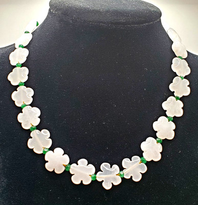 Neu 17'' echte natürliche weiße Jade geschnitzte Blume mit grünen Jade Rondellen Halskette