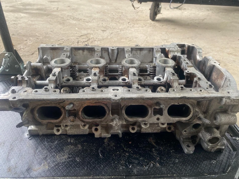 BMW MINI COOPER 1.6 N18B16A CYLINDER HEAD V758067980 2010 - Image 4 of 4