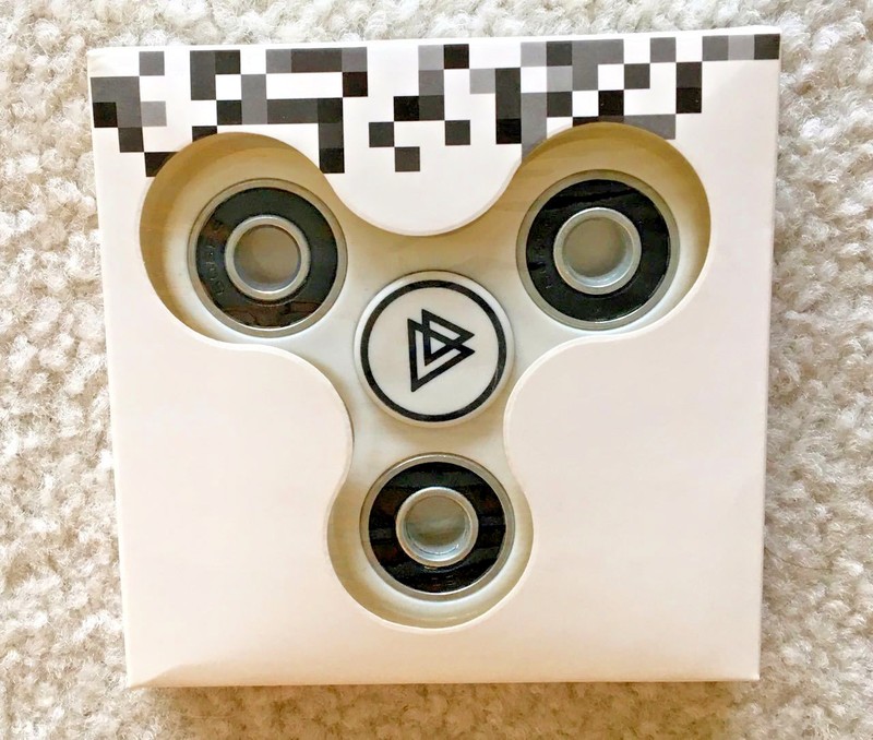 TRI-FIDGET HAND SPINNER BALL DESK TOY STOCKING STUFFER • NEW IN BOX