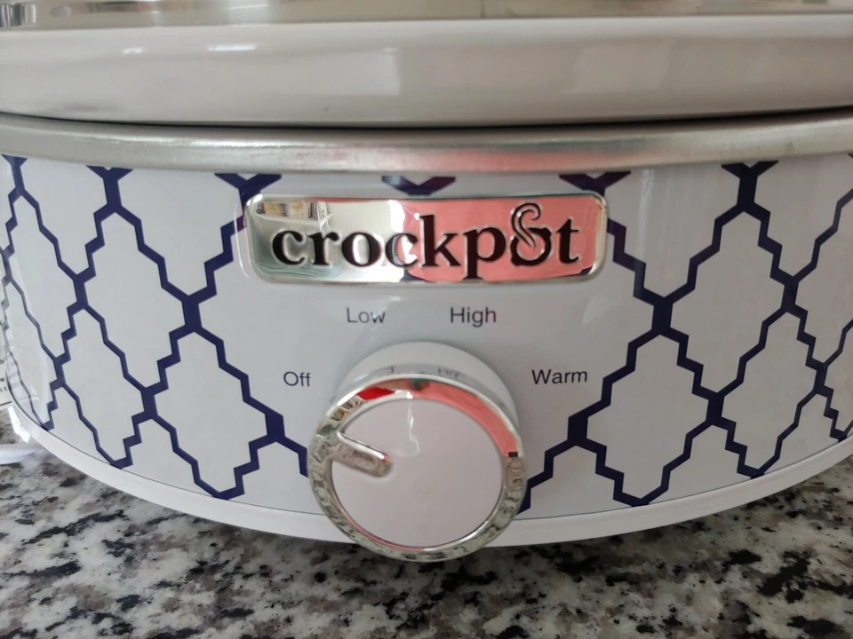 Crock-Pot 2.5-Quart Slow Cooker, Manual, White/Blue - Image 2 of 4