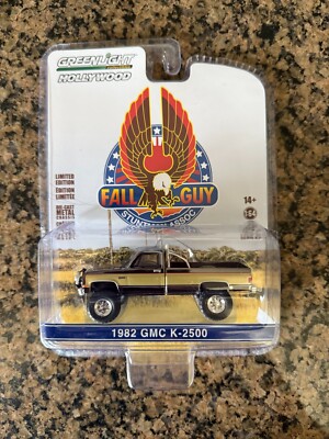 1/64 GREENLIGHT CHASE 1982 GMC K-2500 FALL GUY BLACK CHROME