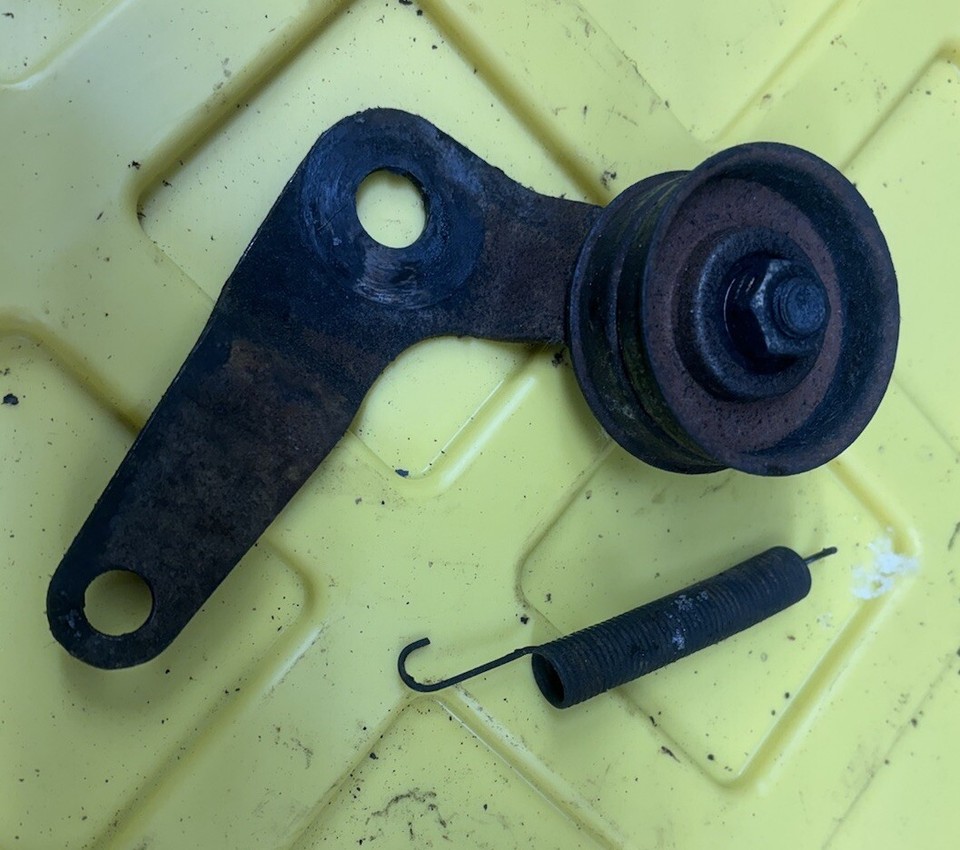 CRAFTSMAN 536.886150 SNOWBLOWER Idler Pulley 1502120MA Arm 340604 [Y ...