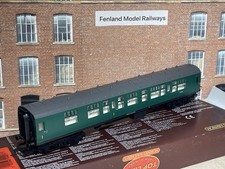 Hornby OO Gauge R4007 BR Mk1 Composite Coach – Southern Region Green