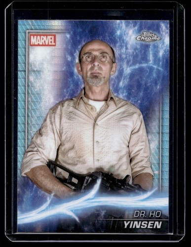 2025 Topps Chrome Marvel Studios Prism Refractor Dr. Ho Yinsen #4 - Afbeelding 1 van 2